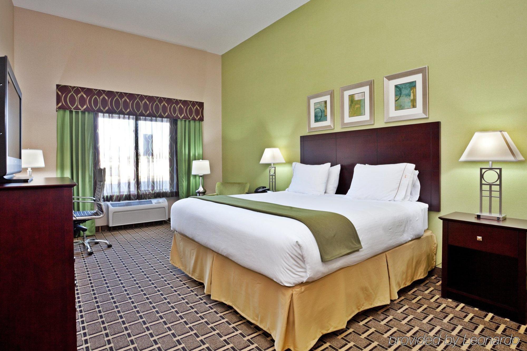 Holiday Inn Express & Suites Statesville Habitación foto